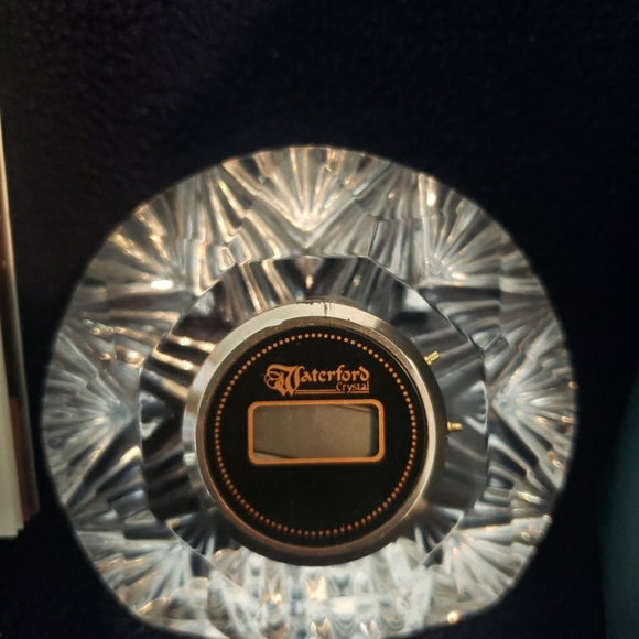 Set of Five Waterford Crystal Pieces, Wine Bottle Stoppers, Clock, Knife Rest - Picture 5 of 7